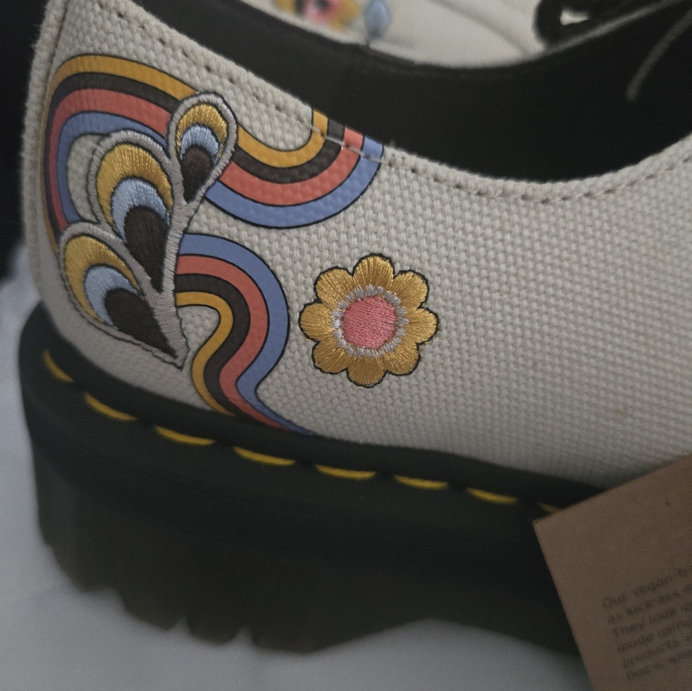 NWT. Dr Martens Canvas Embroidered Platform Oxfords -NO BOX - Picture 5 of 9